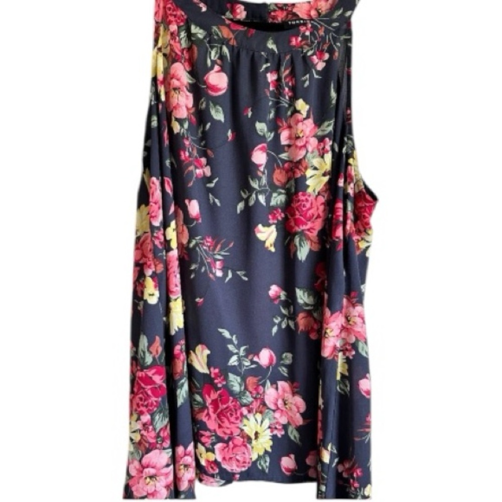 Torrid Gray Floral Swing Sleeveless Top sz 0x